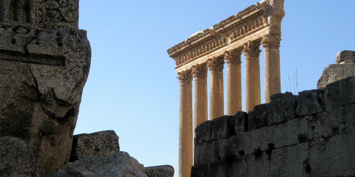 Líbano. Ruinas de arquitectura clasica del Templo a Jupiter en Baalbek-Libano