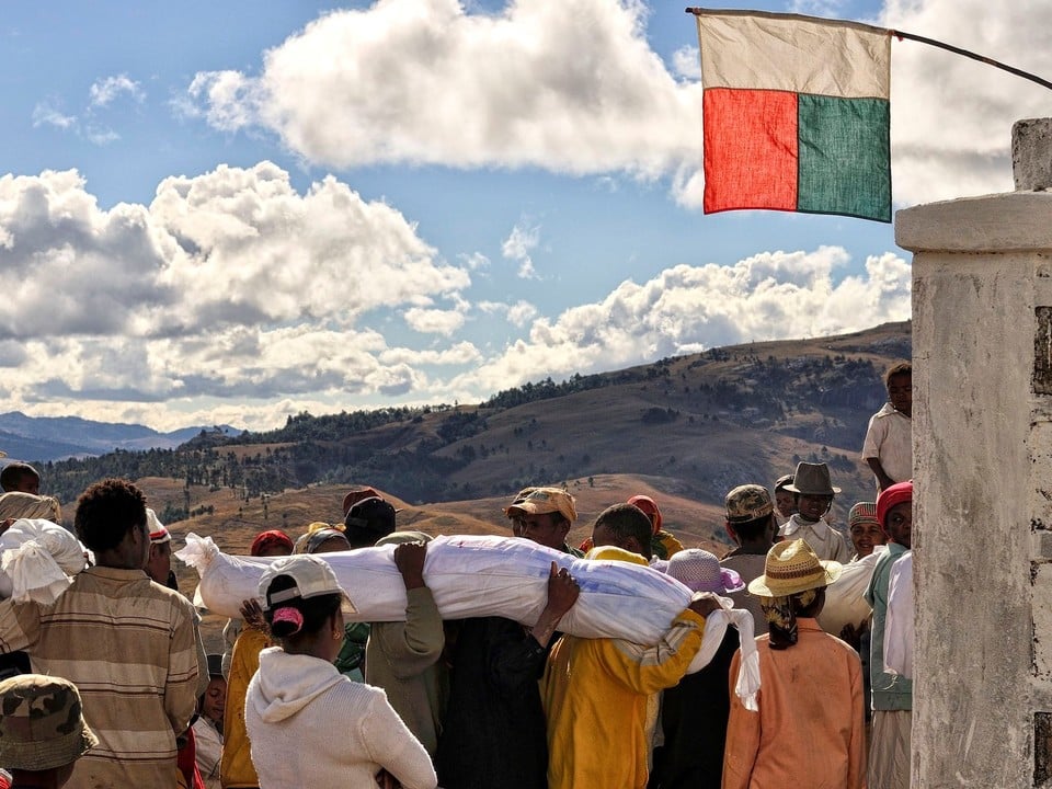 Costumbres en Madagascar Famadihana