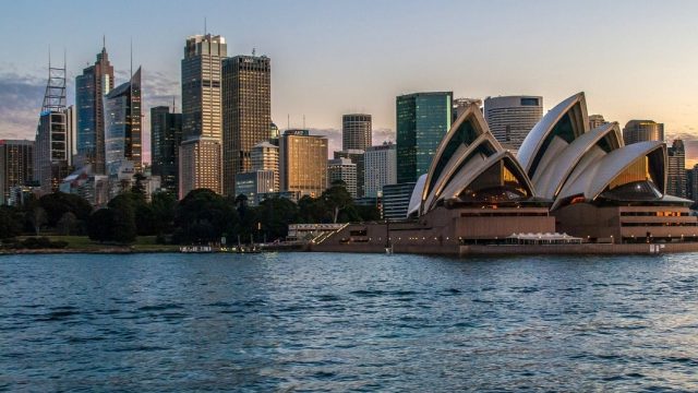 Australia. Vista desde el mar de la ciudad de Sidney, en Australia