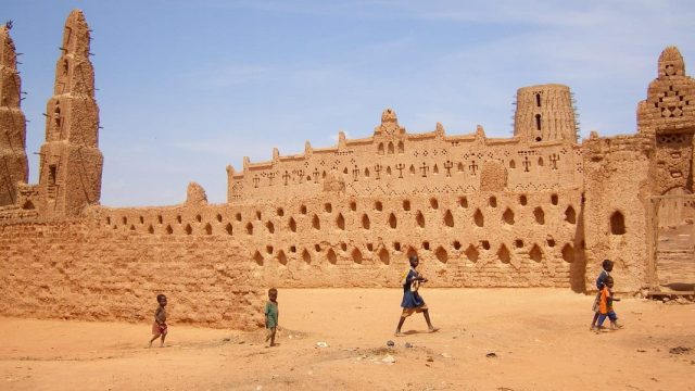 Burkina Faso. Vista de de una de las mezquitas de adobe de Bani, el pueblo de las 7 mezquitas, en Burkina Fasso