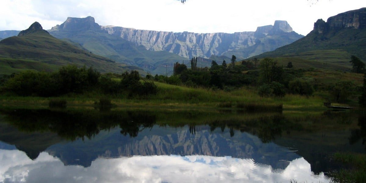 Sudáfrica. Vista del Anfiteatro en el Parque Nacional de Royal Natal en Sudafrica